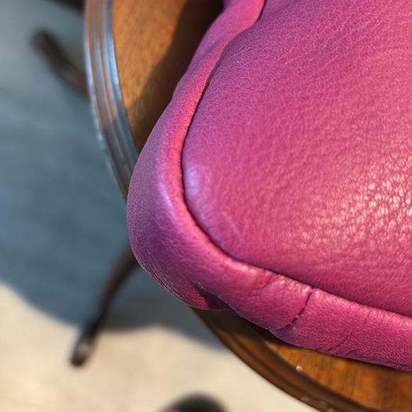 Fossil  Shoulder/ Crossbody bag Gen leather   Gorgeous raspberry  fold over flap - Picture 13 of 17